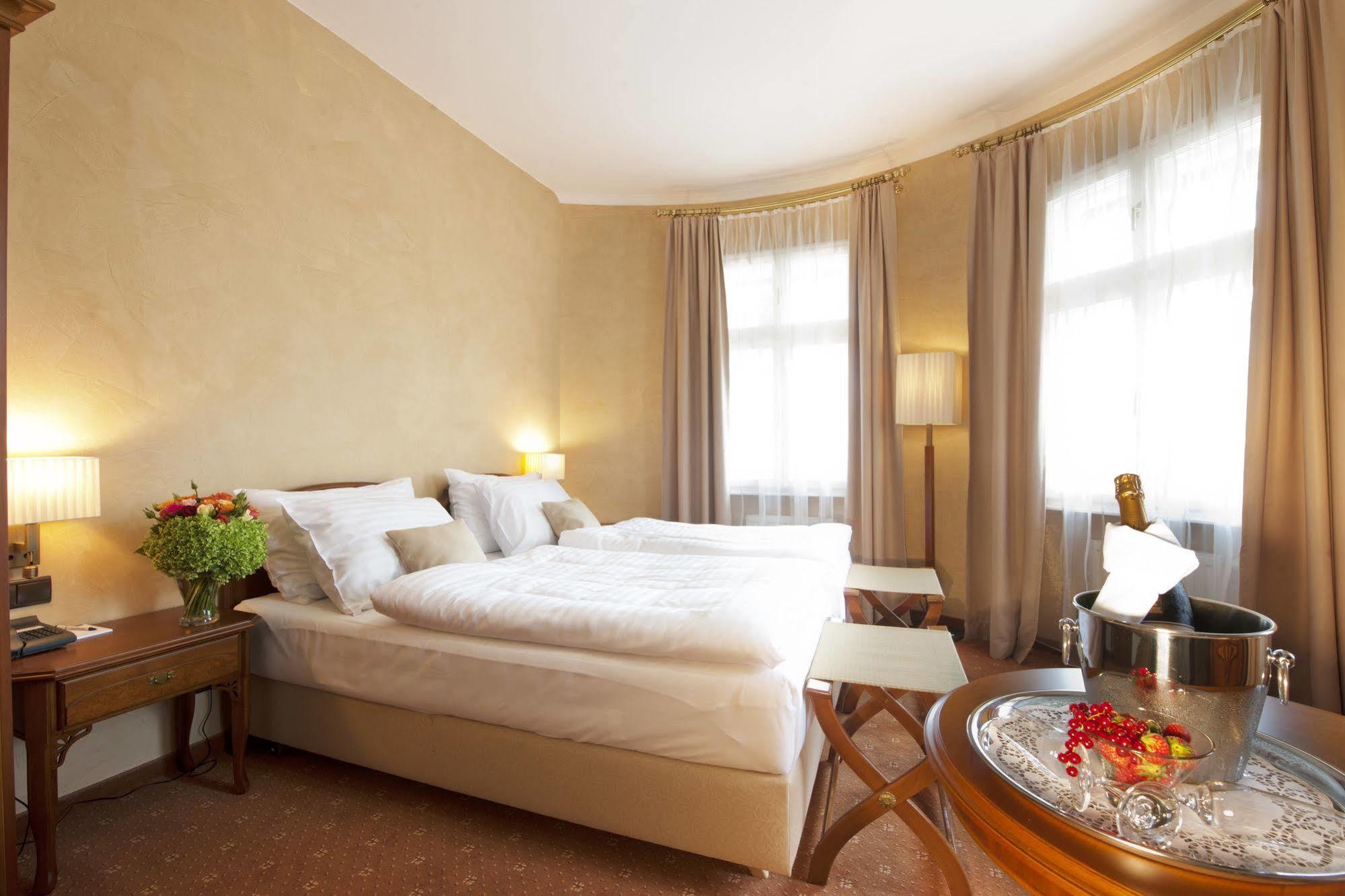 Hotel Sacher Baden Exterior foto
